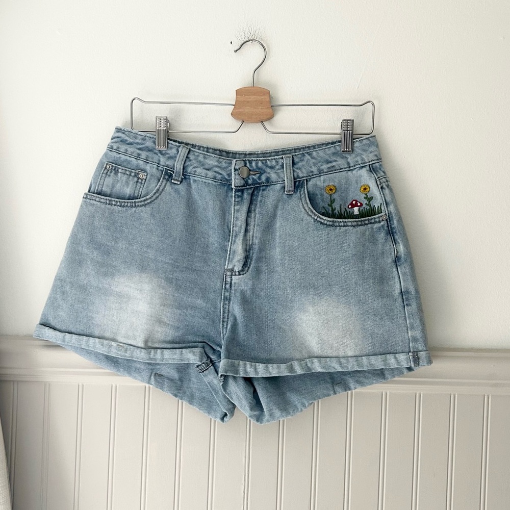 ROMWE Size Large Fairycore Mushroom Sunflower Embroidered Rolled Hem Shorts